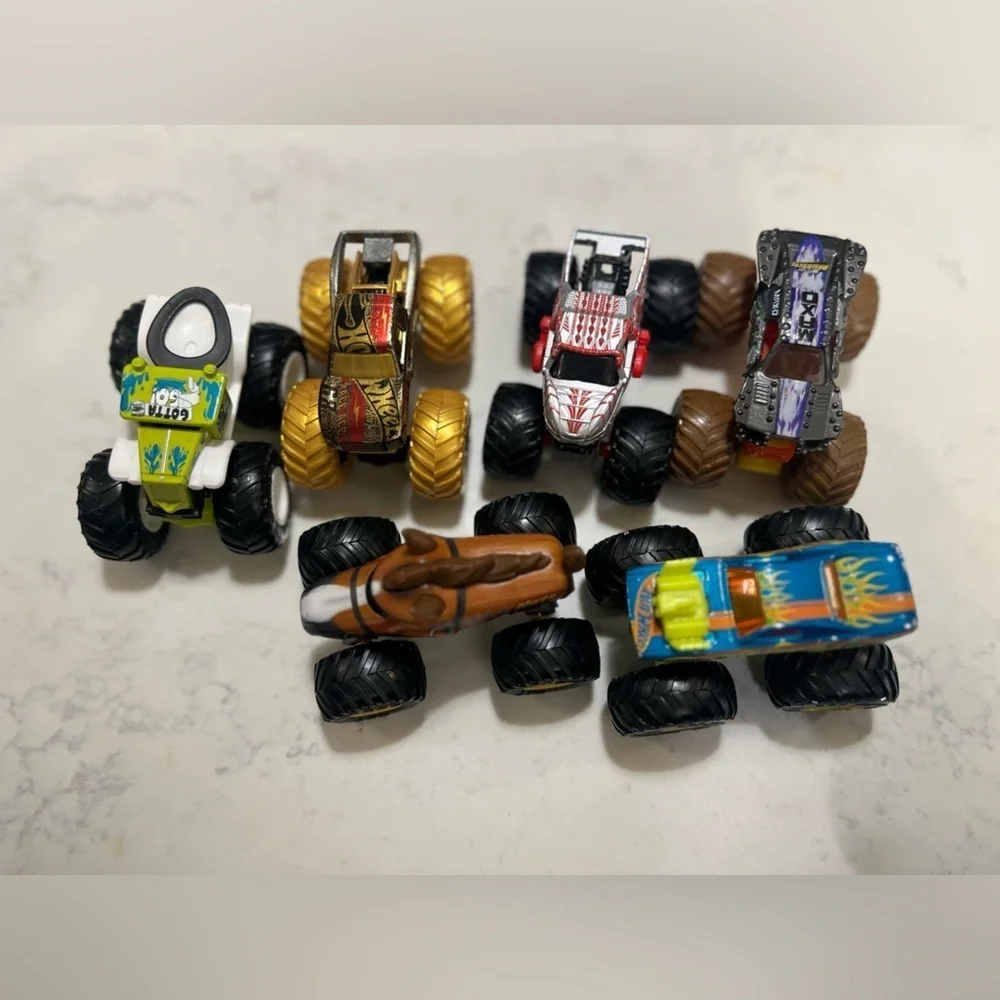 Monster Truck Toy Set - 6 Multicolor